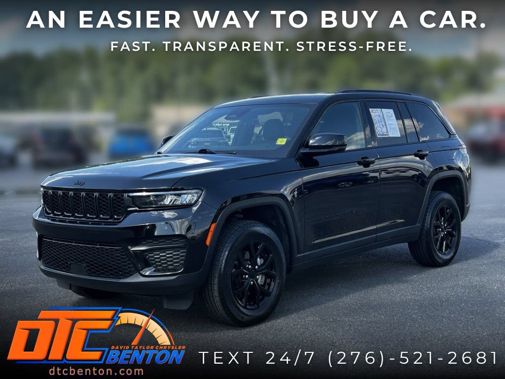 Used 2025 Jeep Grand Cherokee Altitude AWD/4WD image 3
