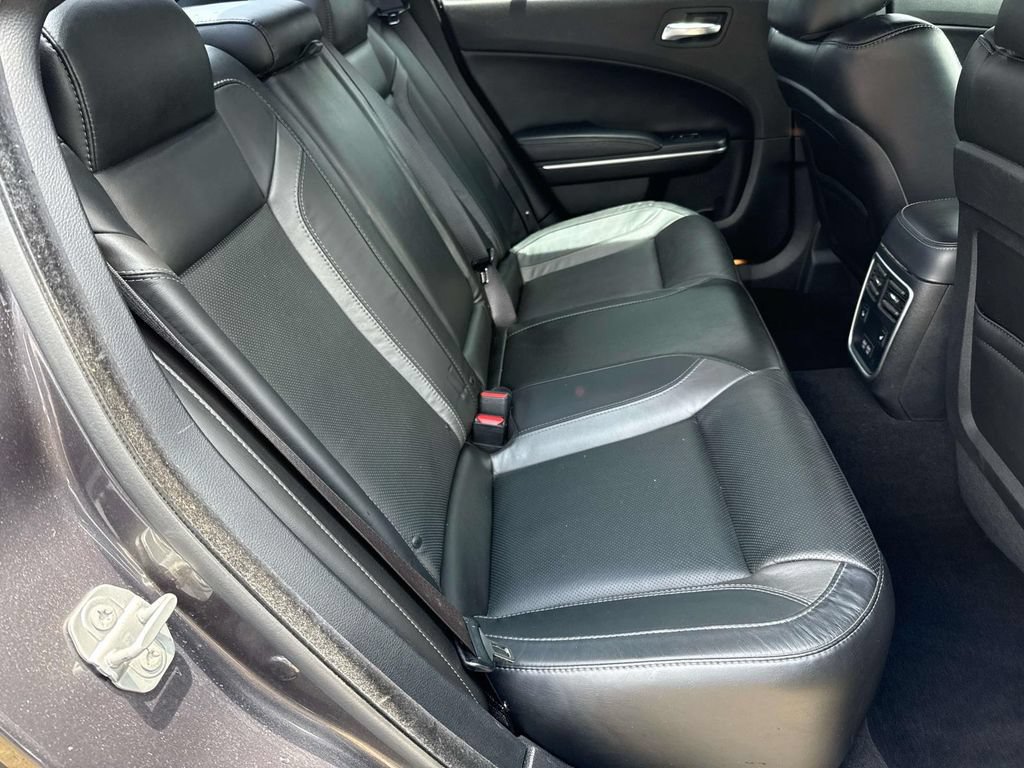 Used 2020 Dodge Charger SXT w/ Leather Interior Group RWD image 9