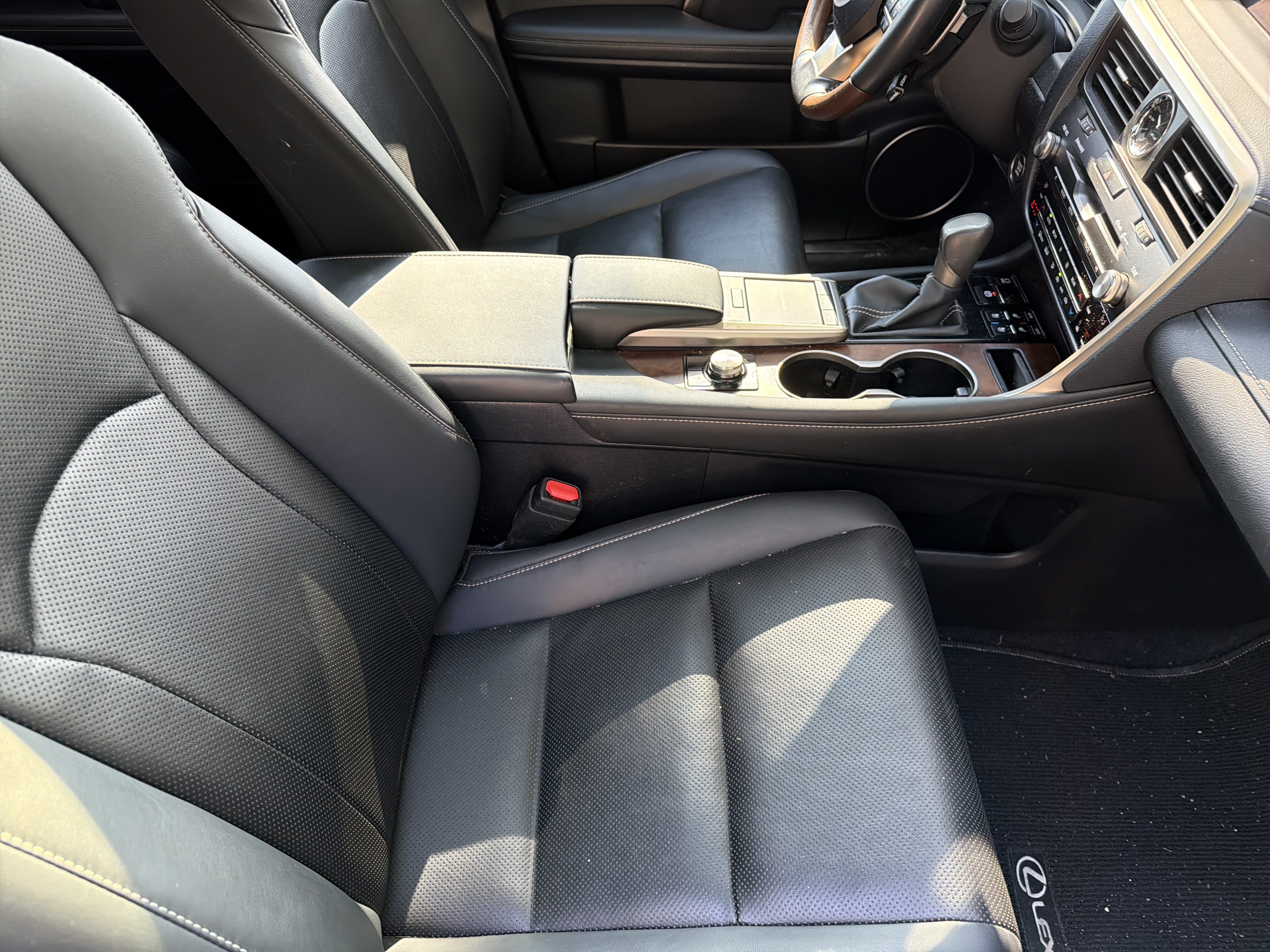 Used 2022 Lexus RX 350L FWD w/ Premium Package image 42