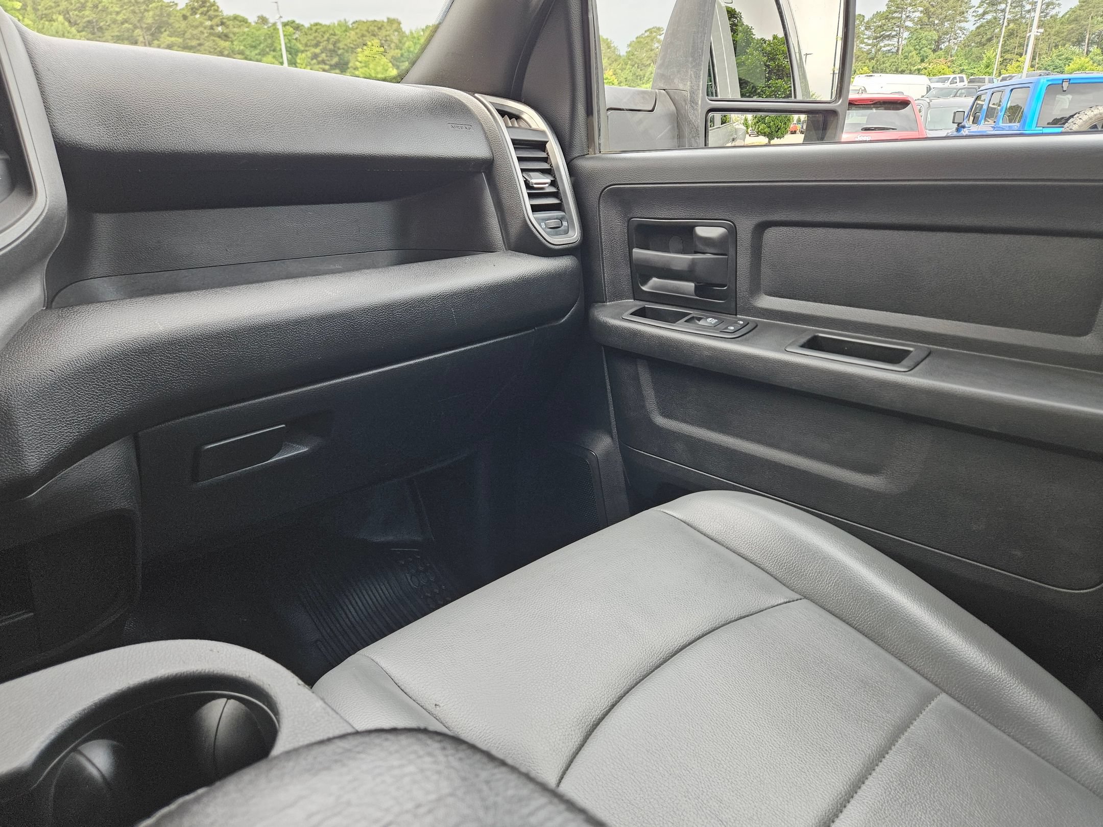 Used 2024 RAM 3500 Tradesman AWD/4WD image 11