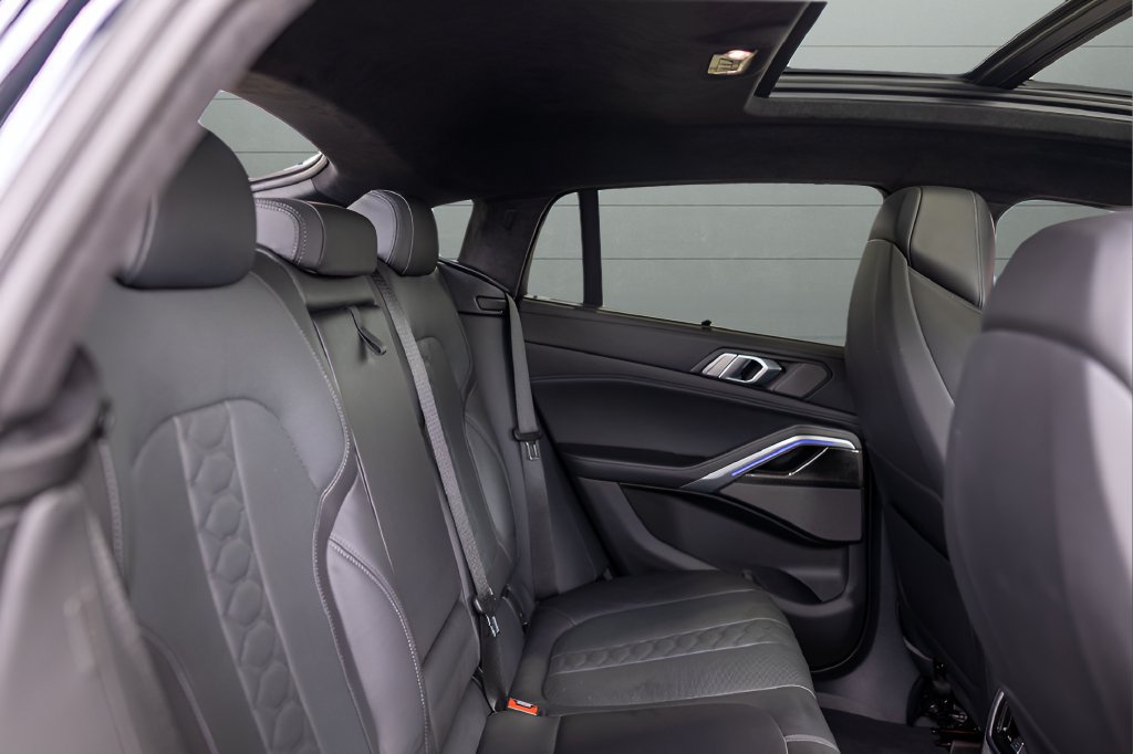 Used 2022 BMW X6 M w/ Executive Package AWD/4WD image 62