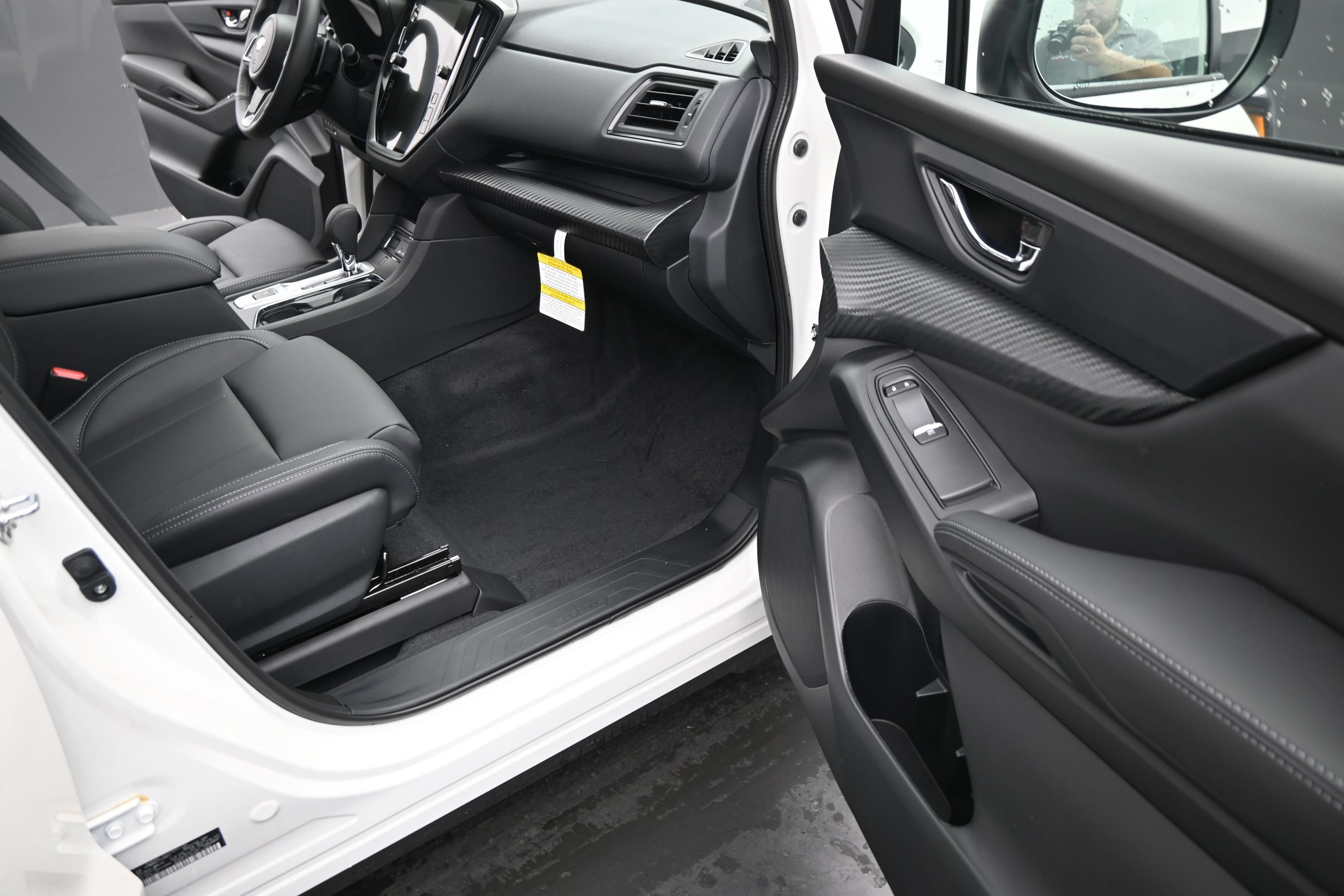 Used 2024 Volkswagen Atlas SE FWD image 24