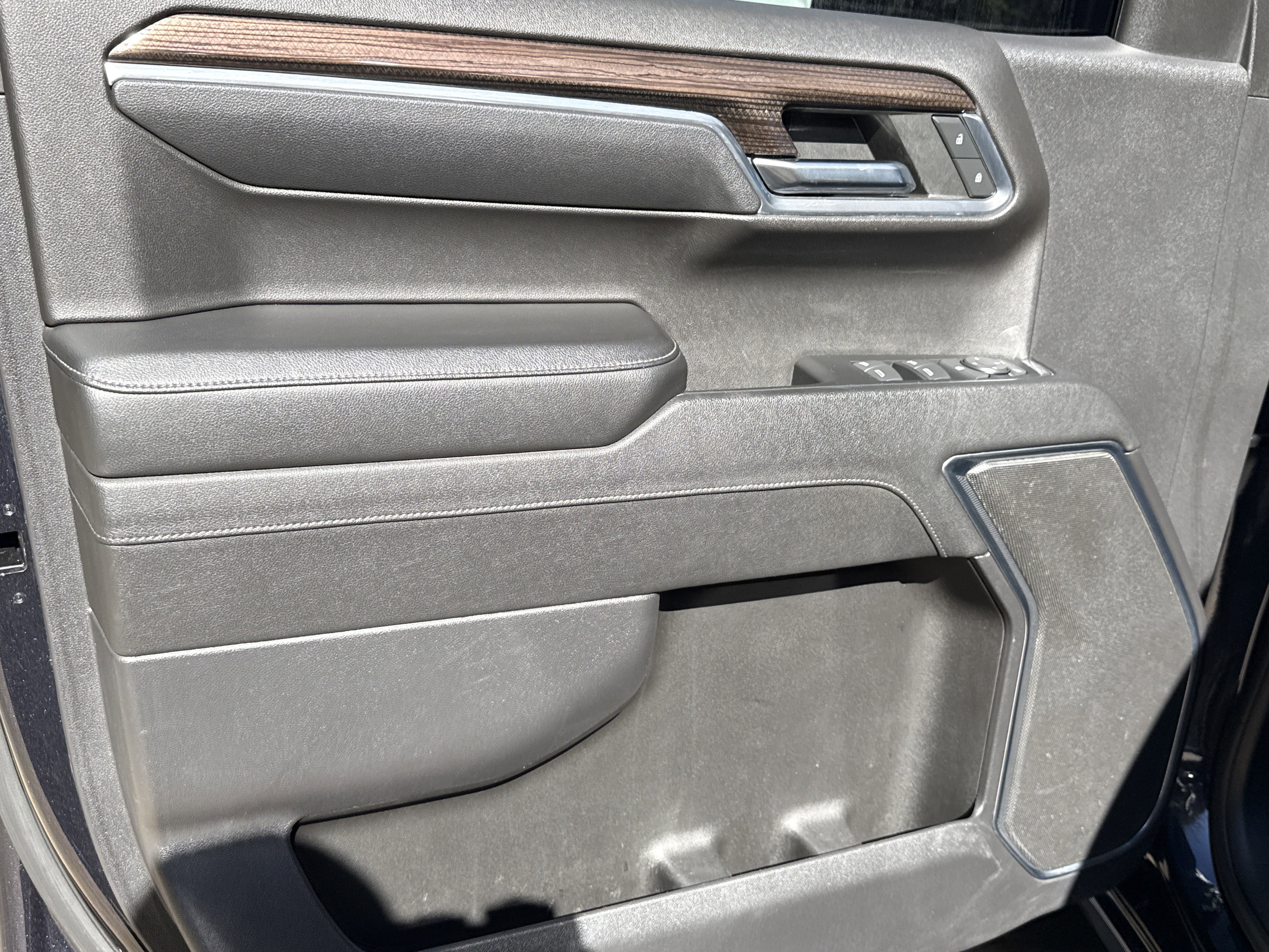 Used 2023 Chevrolet Silverado 1500 RST w/ Max Trailering Package image 10