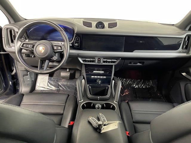 Used 2024 Porsche Cayenne image 39