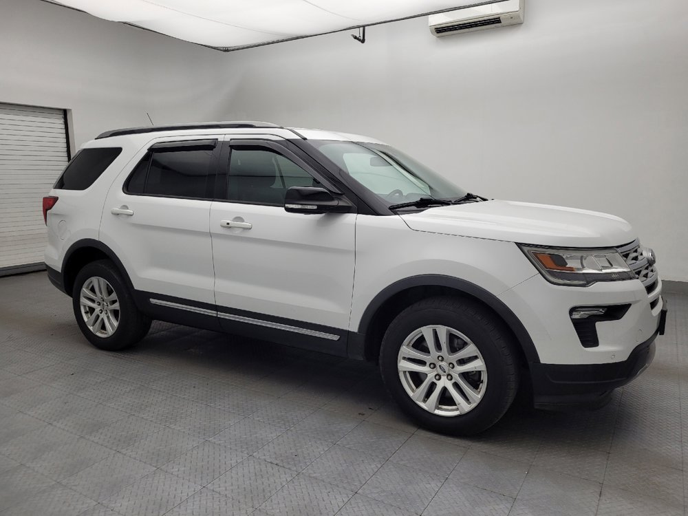 Used 2018 Ford Explorer XLT w/ Equipment Group 202A AWD/4WD image 11