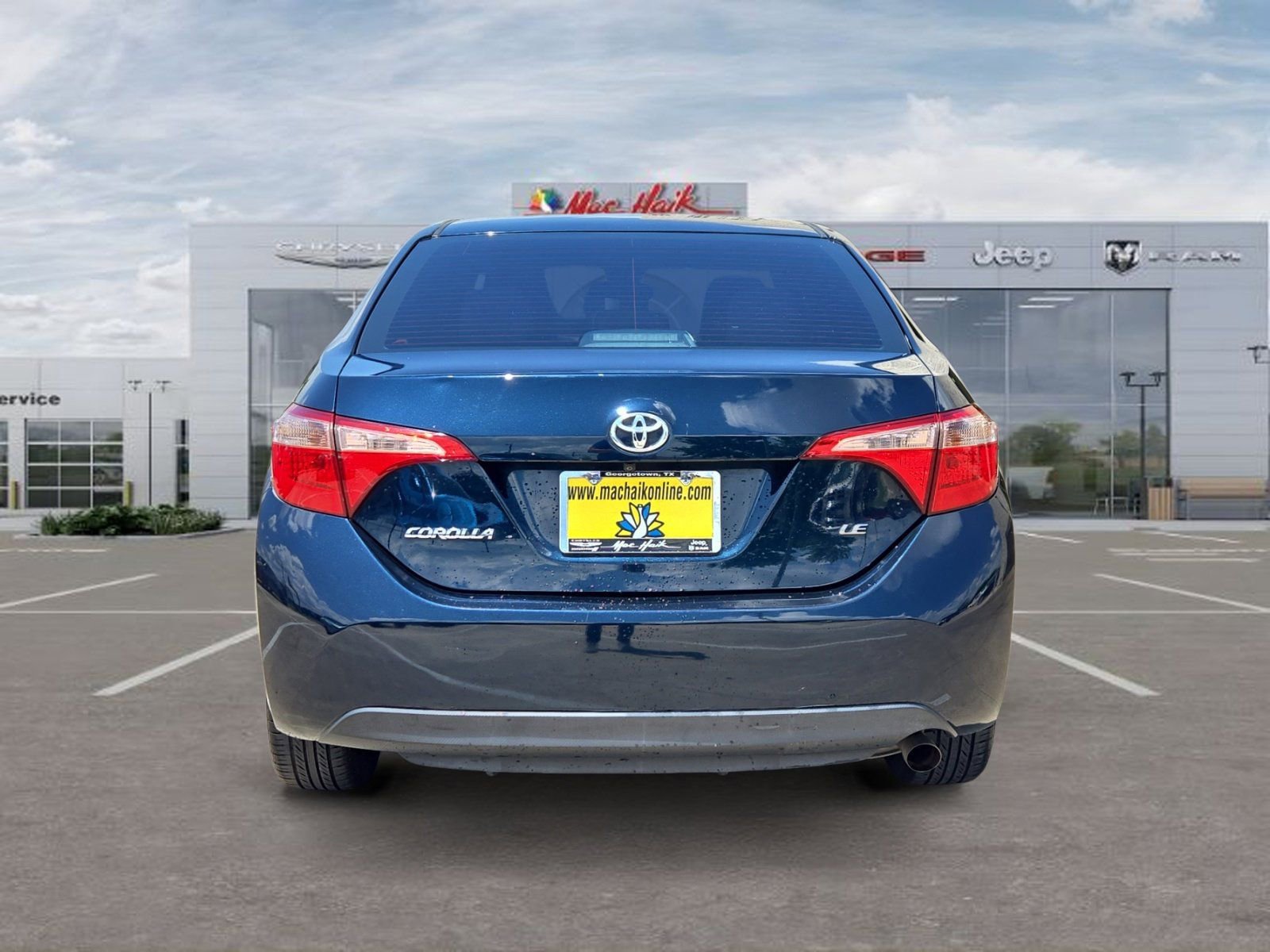 Used 2018 Toyota Corolla LE FWD image 4