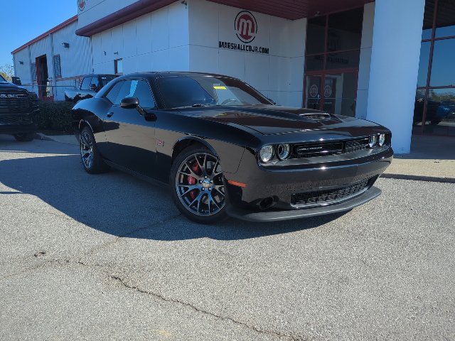 Used 2015 Dodge Challenger SRT RWD image 6