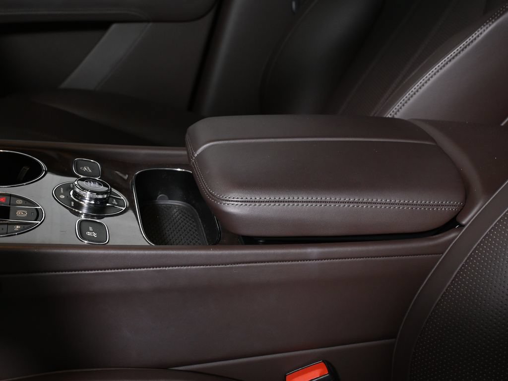 Used 2022 Bentley Bentayga AWD/4WD image 28
