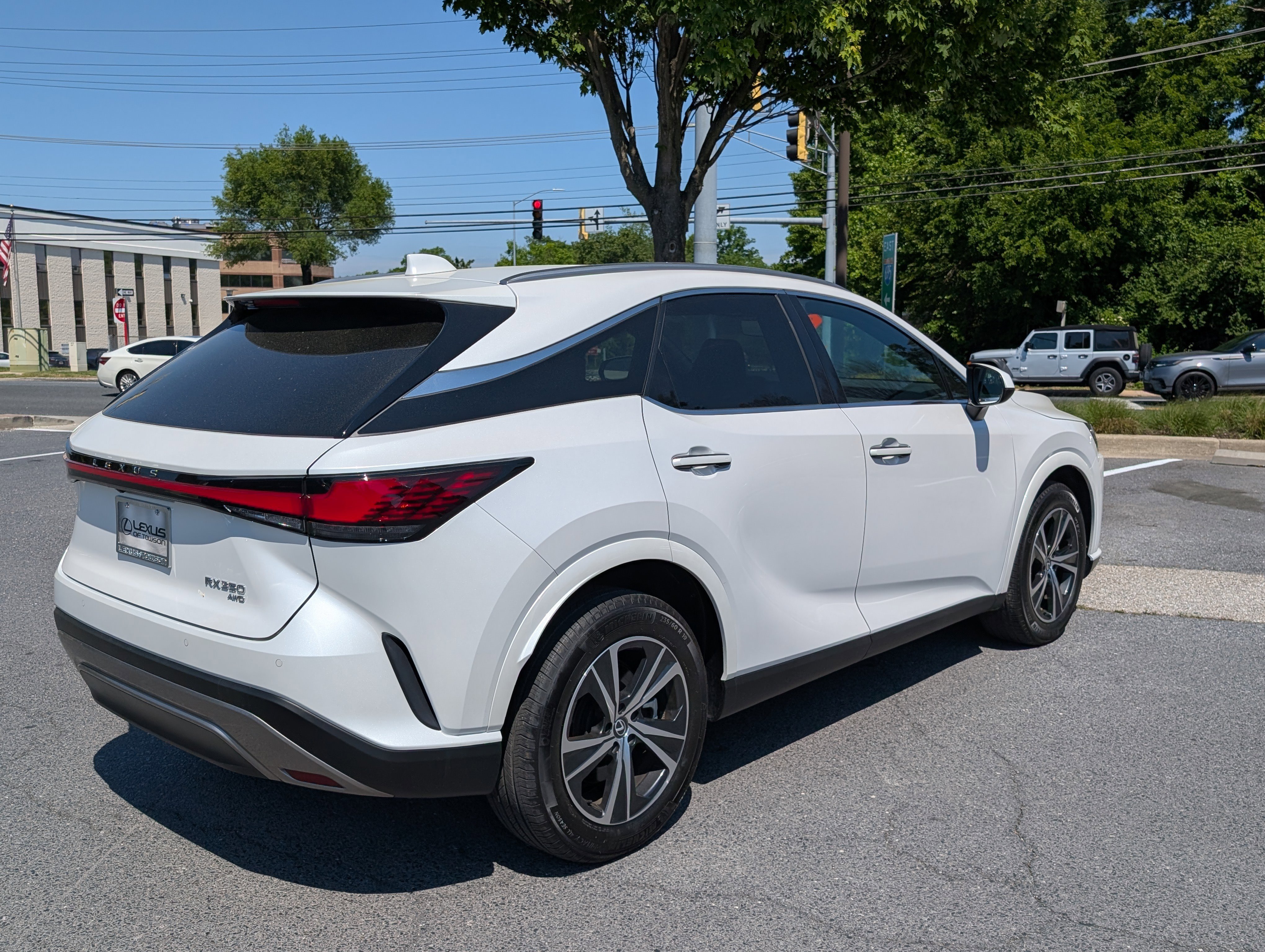 Used 2023 Lexus RX 350 Premium w/ Accessory Package AWD/4WD image 3