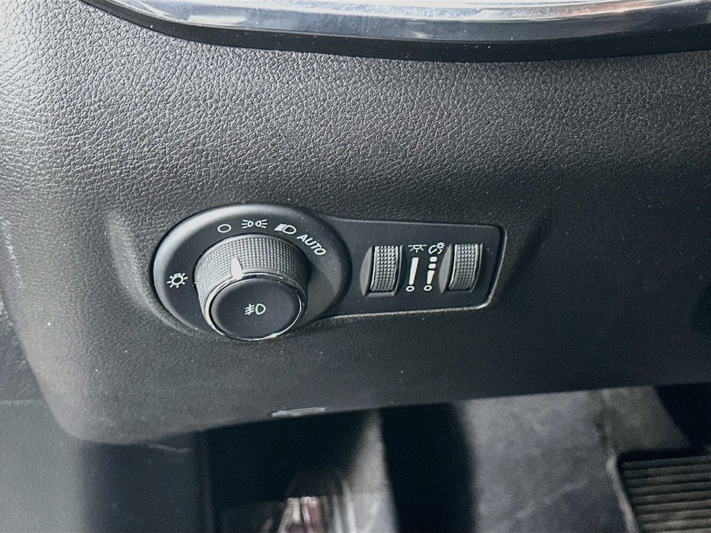Certified 2023 Jeep Compass Limited AWD/4WD image 17