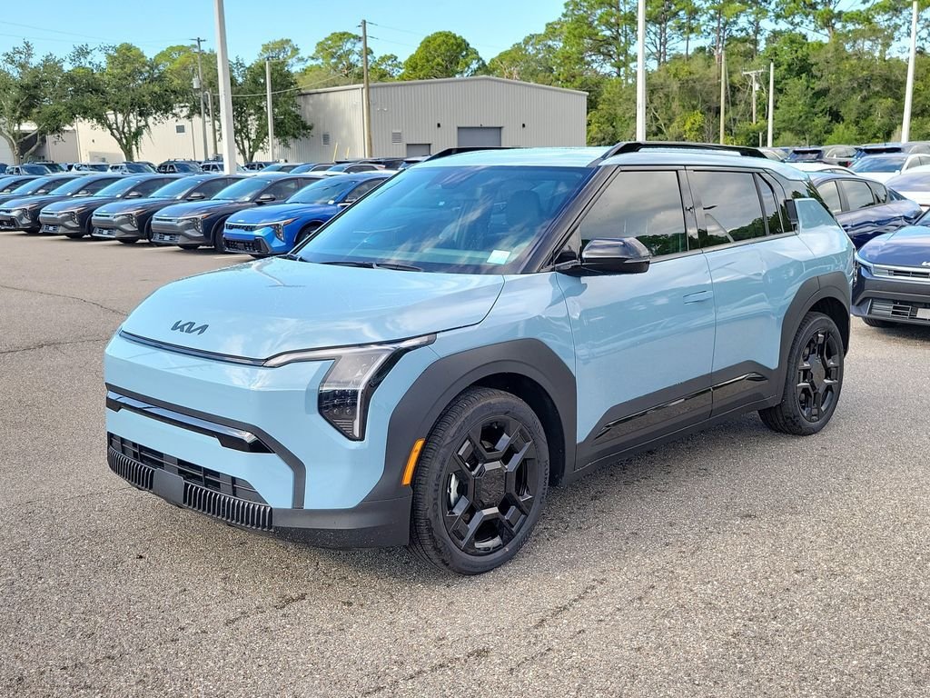 New 2027 Kia EV3 Wind FWD image 3