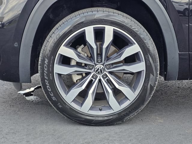Used 2021 Volkswagen Atlas Cross Sport SEL Premium R-Line AWD/4WD image 36