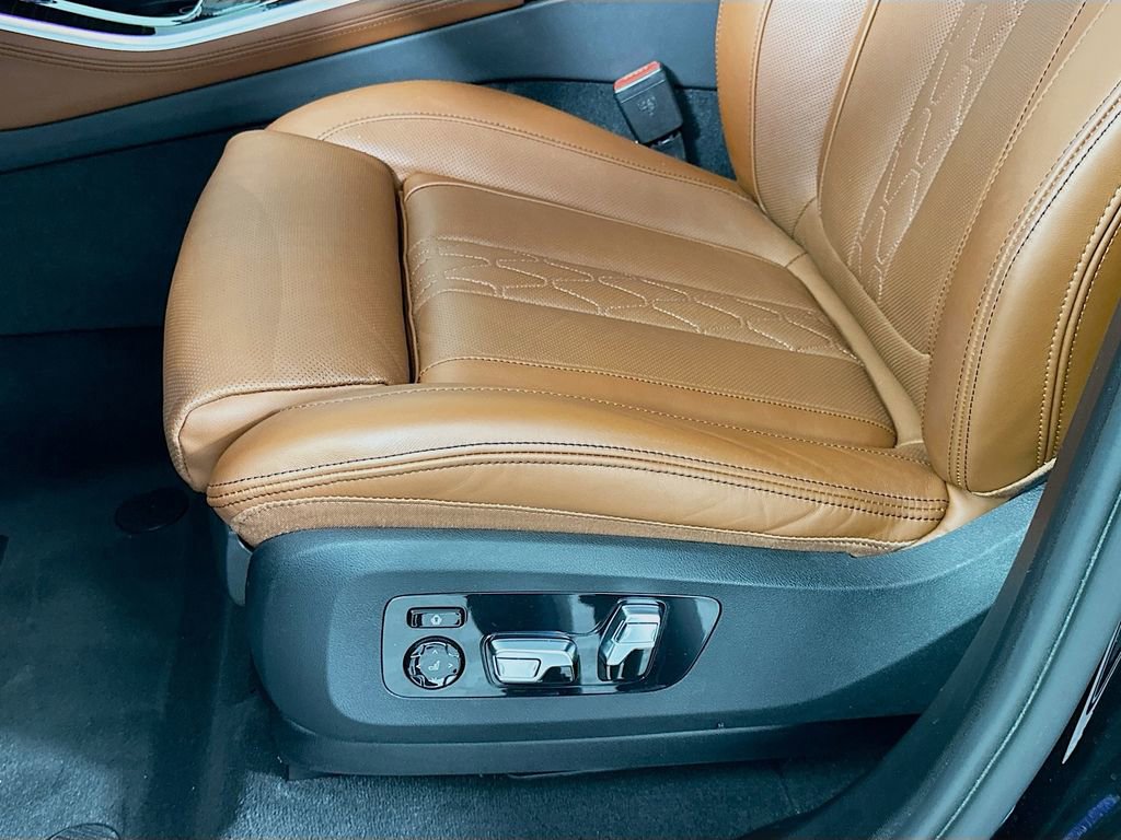 Used 2023 BMW X5 xDrive40i w/ Executive Package image 20