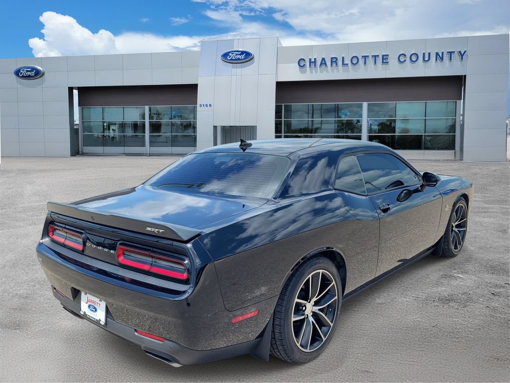 Used 2016 Dodge Challenger R/T Scat Pack w/ Leather Interior Group RWD image 4
