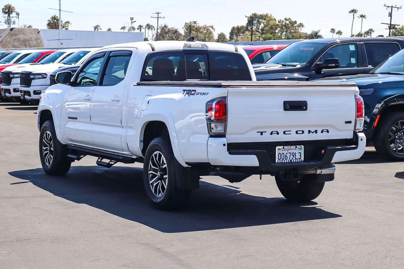 Used 2022 Toyota Tacoma TRD Sport w/ Technology Package RWD image 6