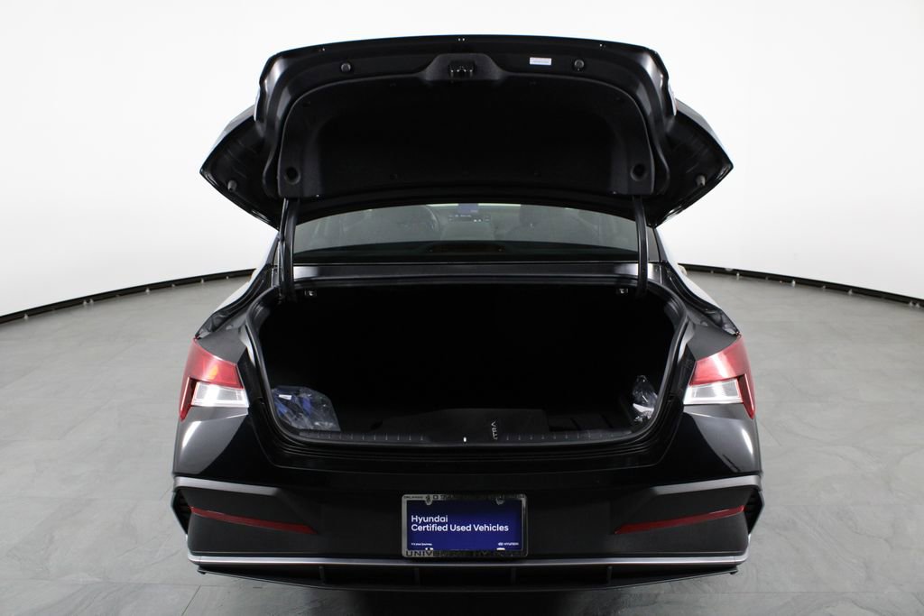 Certified 2026 Hyundai Elantra Sport w/ Cargo Package FWD image 17
