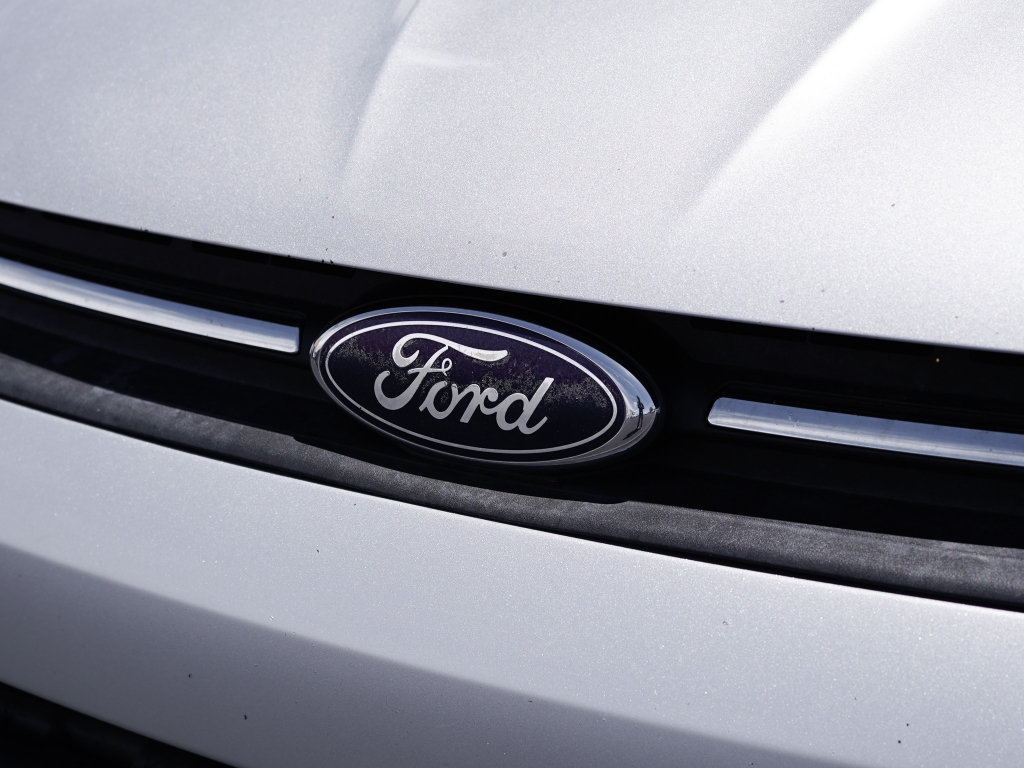 Used 2016 Ford Escape SE w/ Equipment Group 201A FWD image 3