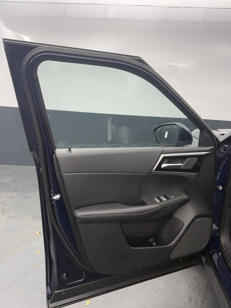 New 2025 Mitsubishi Outlander SE image 15