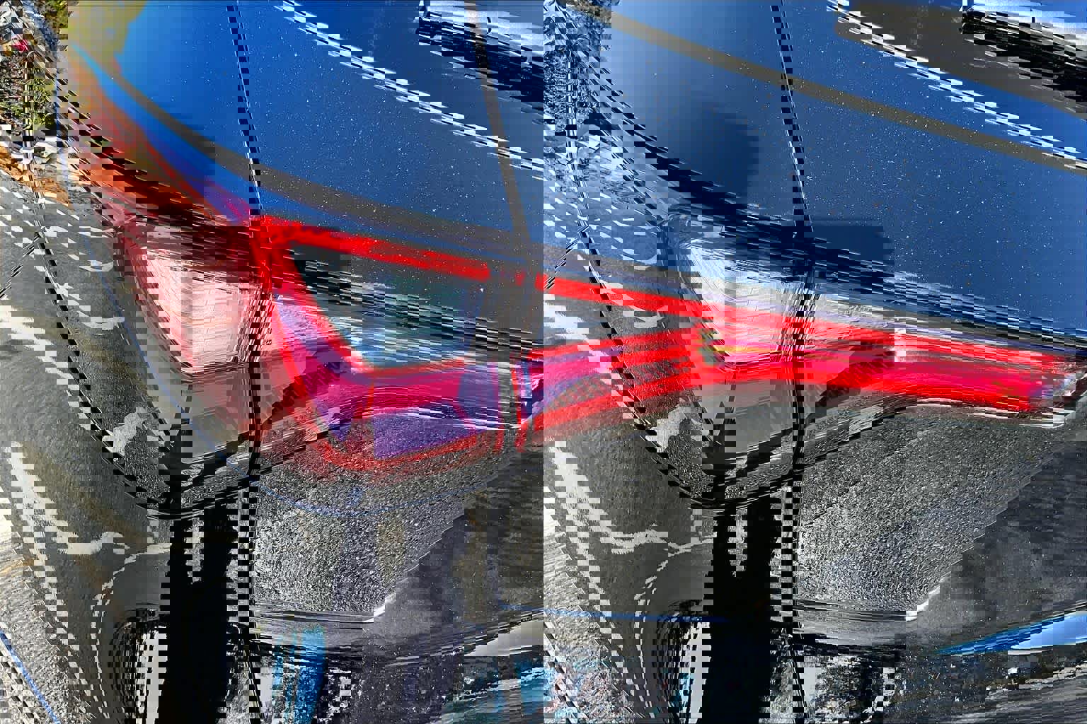 Used 2023 Acura MDX SH-AWD w/ Technology Package image 28