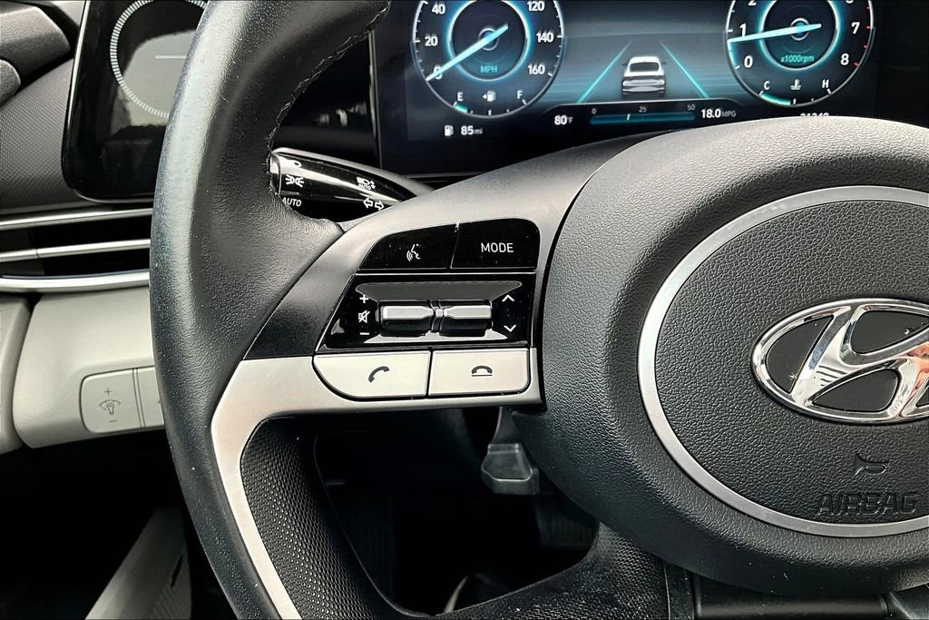 Used 2023 Hyundai Elantra Limited w/ Cargo Package image 24