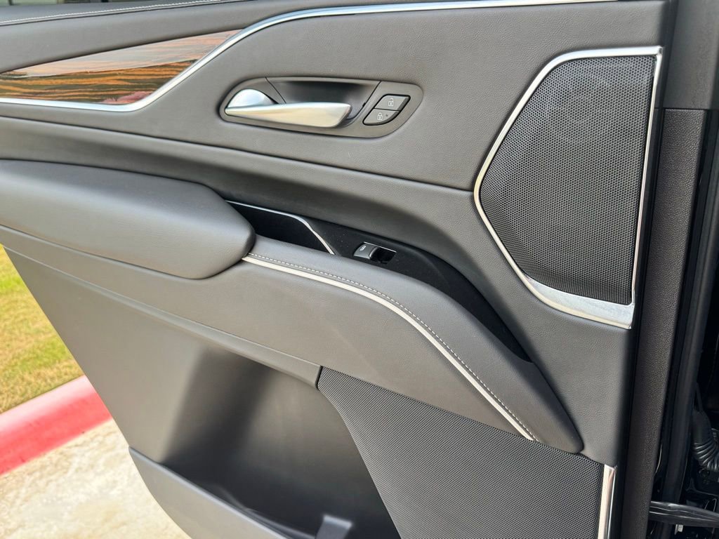 Used 2021 Cadillac Escalade Premium Luxury RWD image 21