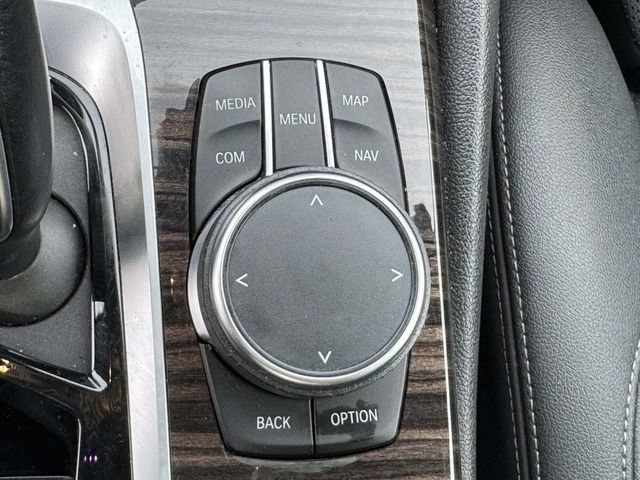 Used 2023 BMW 530e RWD image 38