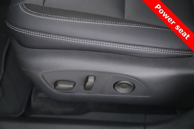 Used 2025 Chevrolet Blazer EV LT AWD/4WD image 19