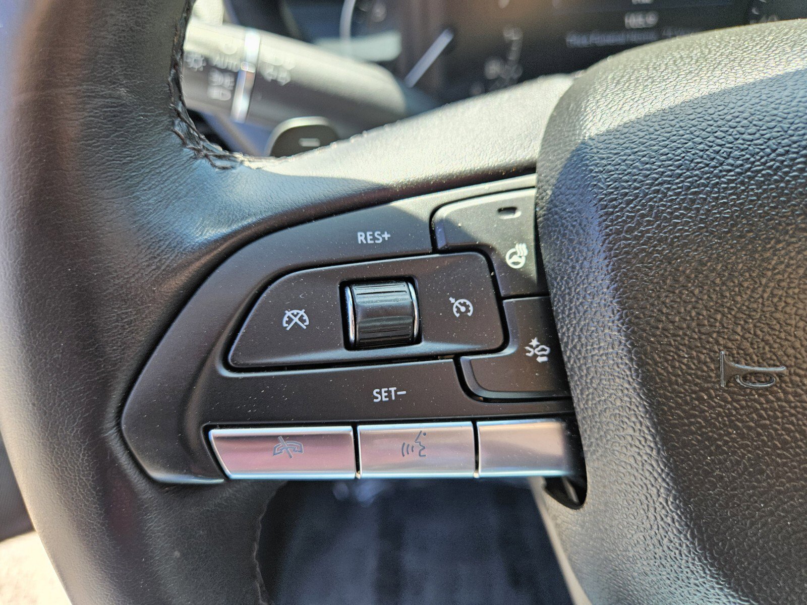 Used 2023 Cadillac CT4 Luxury w/ Sun And Sound Package RWD image 27