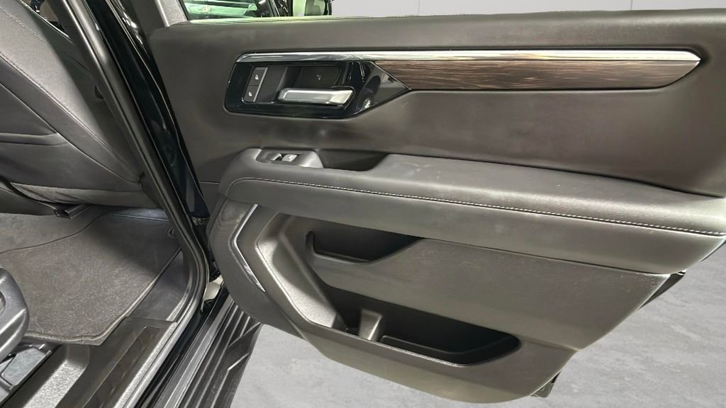 Certified 2025 Chevrolet Suburban LS image 37