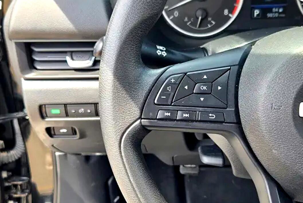 Used 2024 Nissan Sentra S image 7