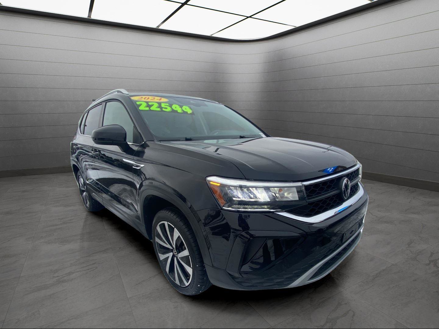 Used 2024 Volkswagen Taos SE image 7