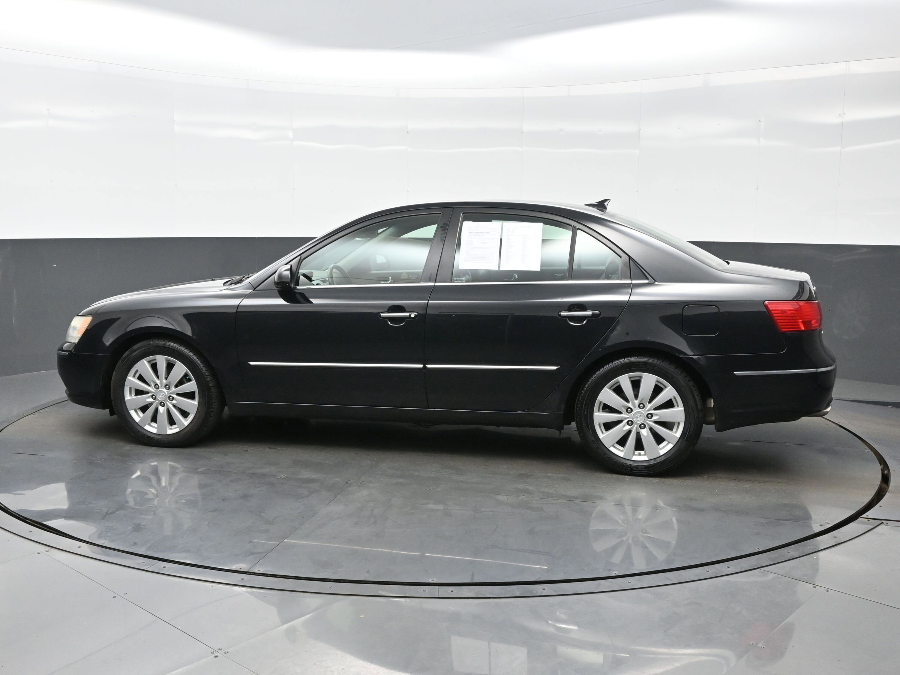 Used 2009 Hyundai Sonata Limited FWD image 3