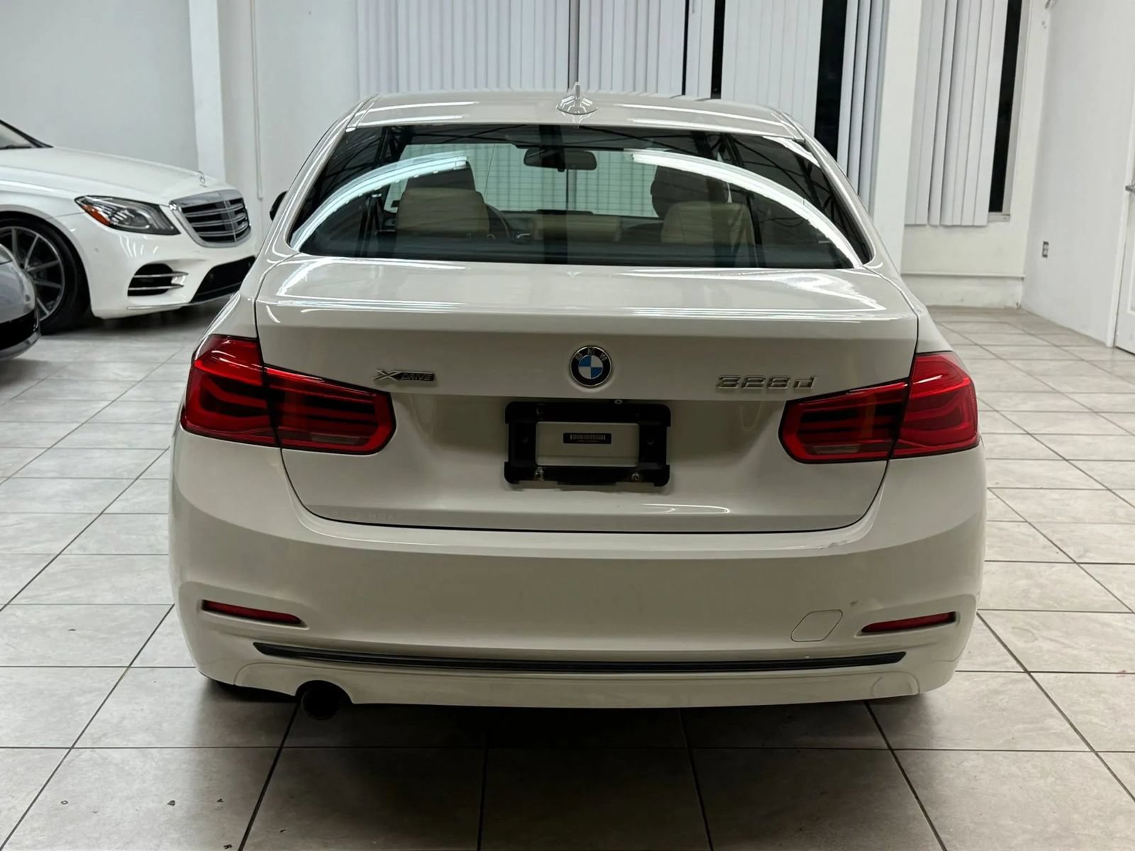 Used 2018 BMW 328d xDrive Sedan AWD/4WD image 8