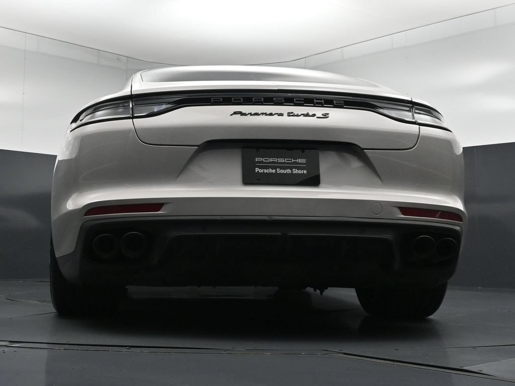 Certified 2022 Porsche Panamera Turbo S w/ Assistance Package AWD/4WD image 29