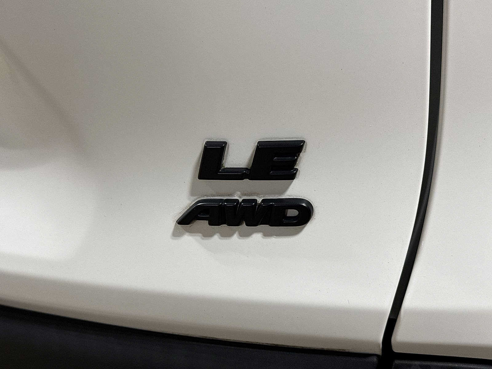 Used 2022 Toyota RAV4 LE AWD/4WD image 25