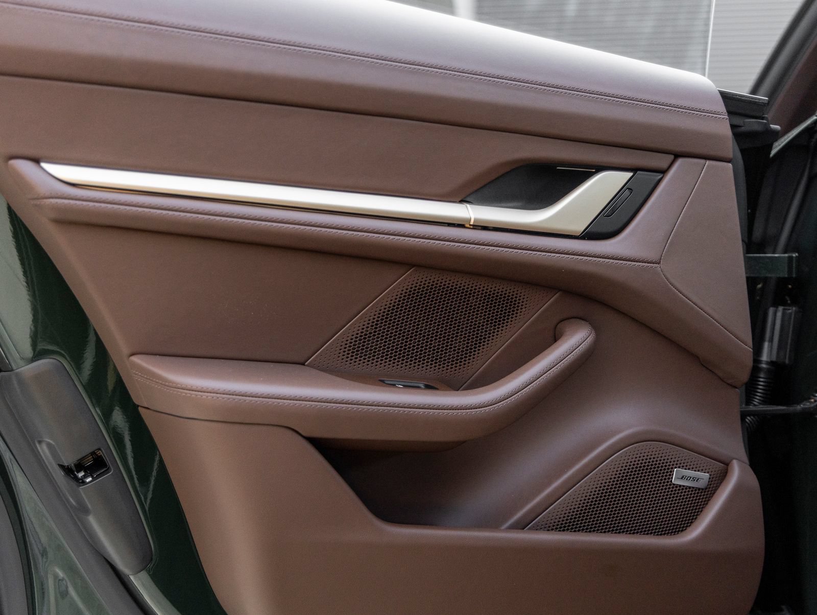 New 2026 Porsche Taycan AWD/4WD image 31