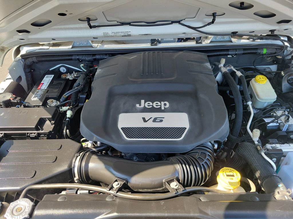 Used 2015 Jeep Wrangler Sport AWD/4WD image 40