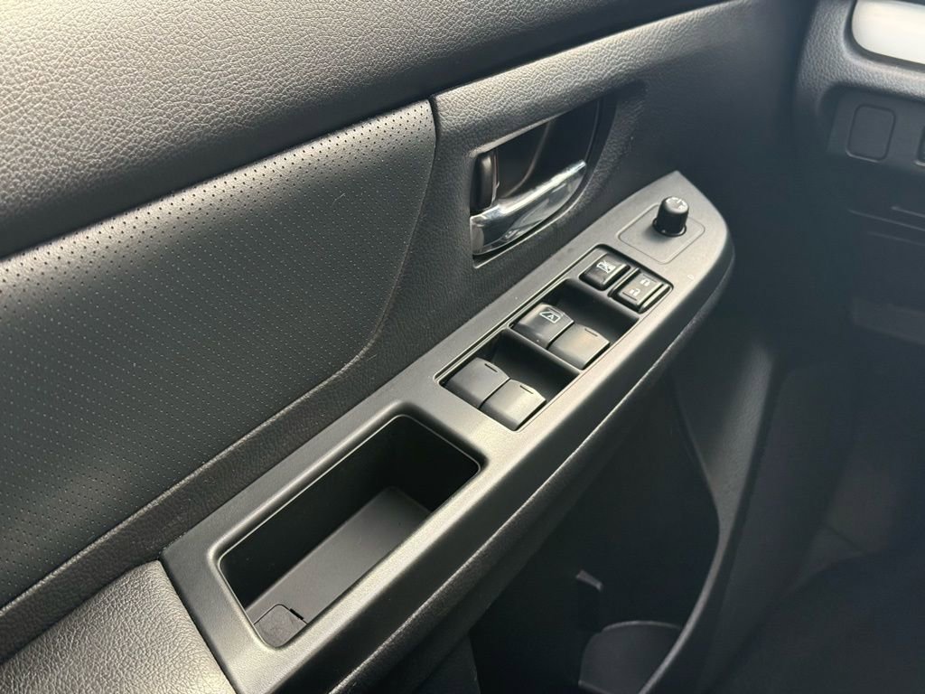 Used 2013 Subaru Crosstrek 2.0i Limited w/ Popular Pkg 2 image 7