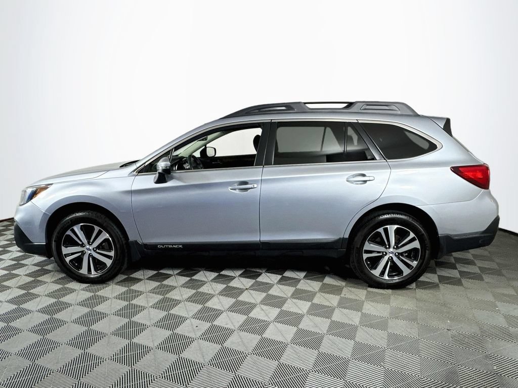 Used 2018 Subaru Outback 2.5i Limited AWD/4WD image 4