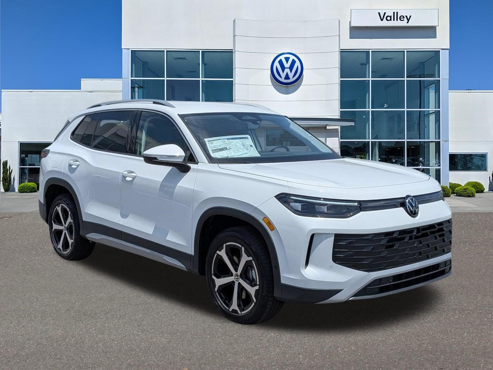 New 2026 Volkswagen Tiguan SE AWD/4WD image 1