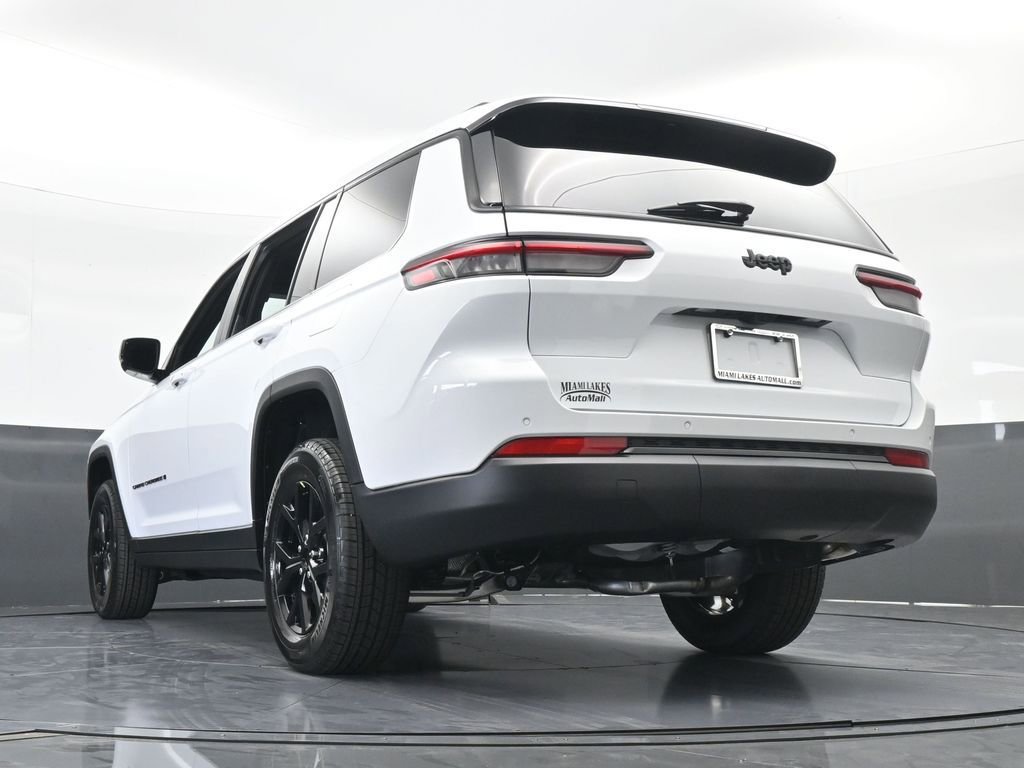 Used 2025 Jeep Grand Cherokee L Laredo image 50