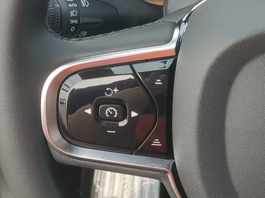 Certified 2024 Volvo XC90 B6 Plus AWD/4WD image 22
