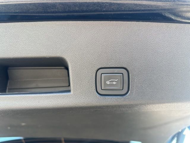 Certified 2025 Chevrolet Traverse Z71 w/ Driver Confidence Package image 30