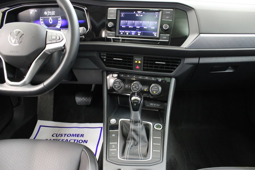 Used 2024 Volkswagen Jetta SE FWD image 23