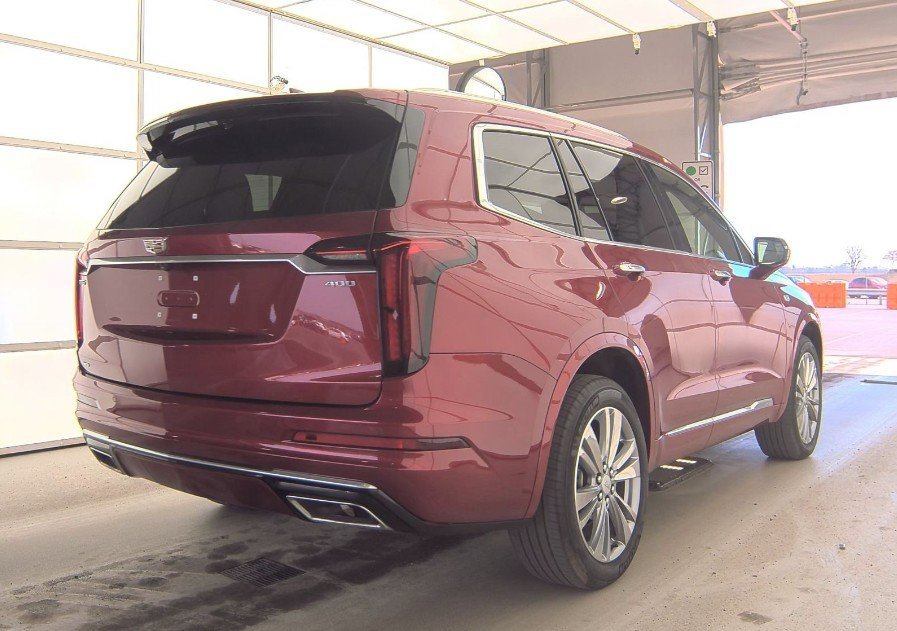 Used 2023 Cadillac XT6 Premium Luxury image 5