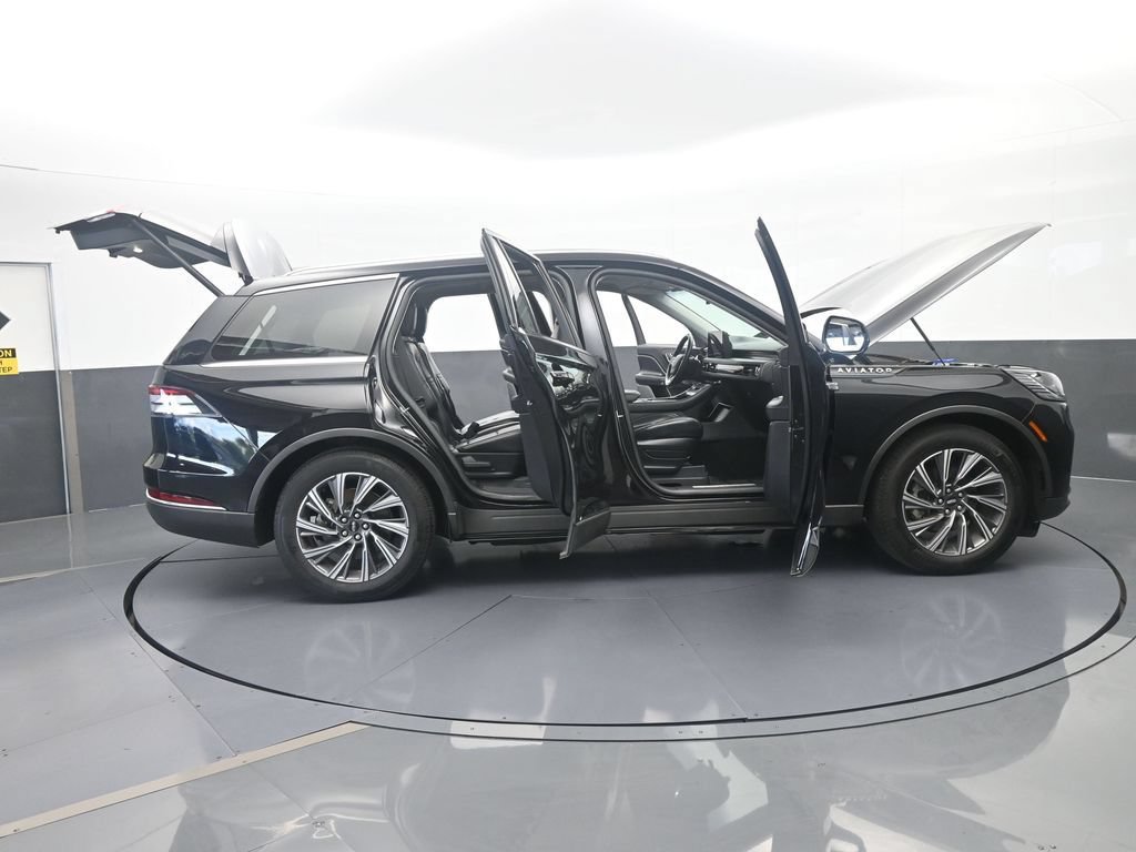 Used 2025 Lincoln Aviator 2WD image 68