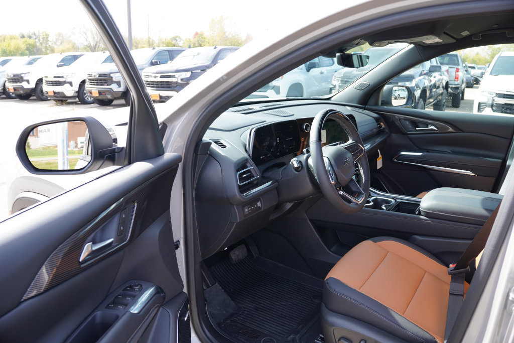 New 2027 Chevrolet Traverse Z71 w/ Enhanced Driving Package AWD/4WD image 10