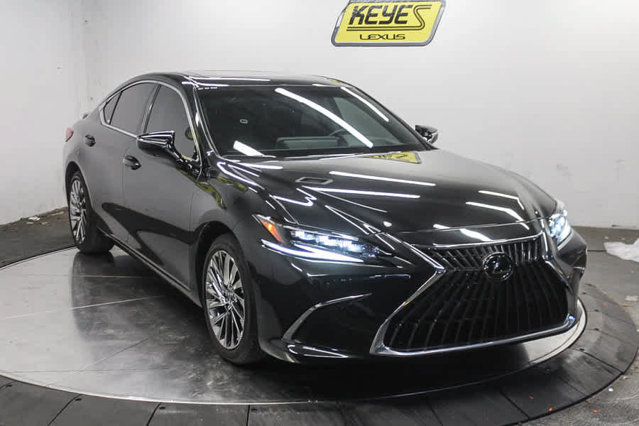 Used 2025 Lexus ES 300h w/ Accessory Package (Z1) FWD image 3