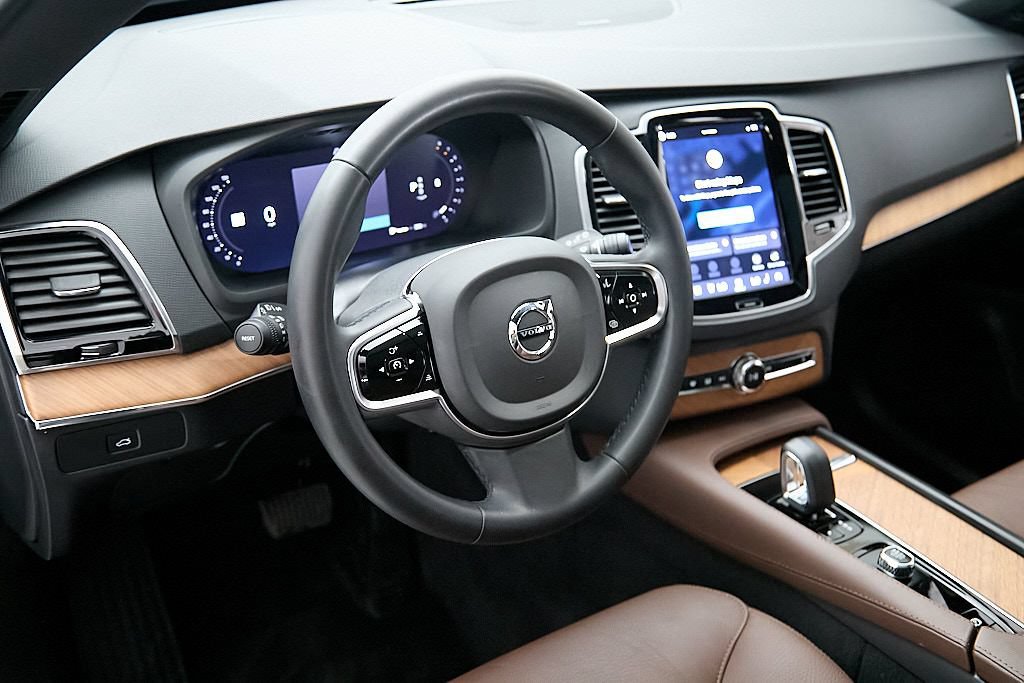 Certified 2023 Volvo XC90 B6 Plus w/ Protection Package Premier AWD/4WD image 10