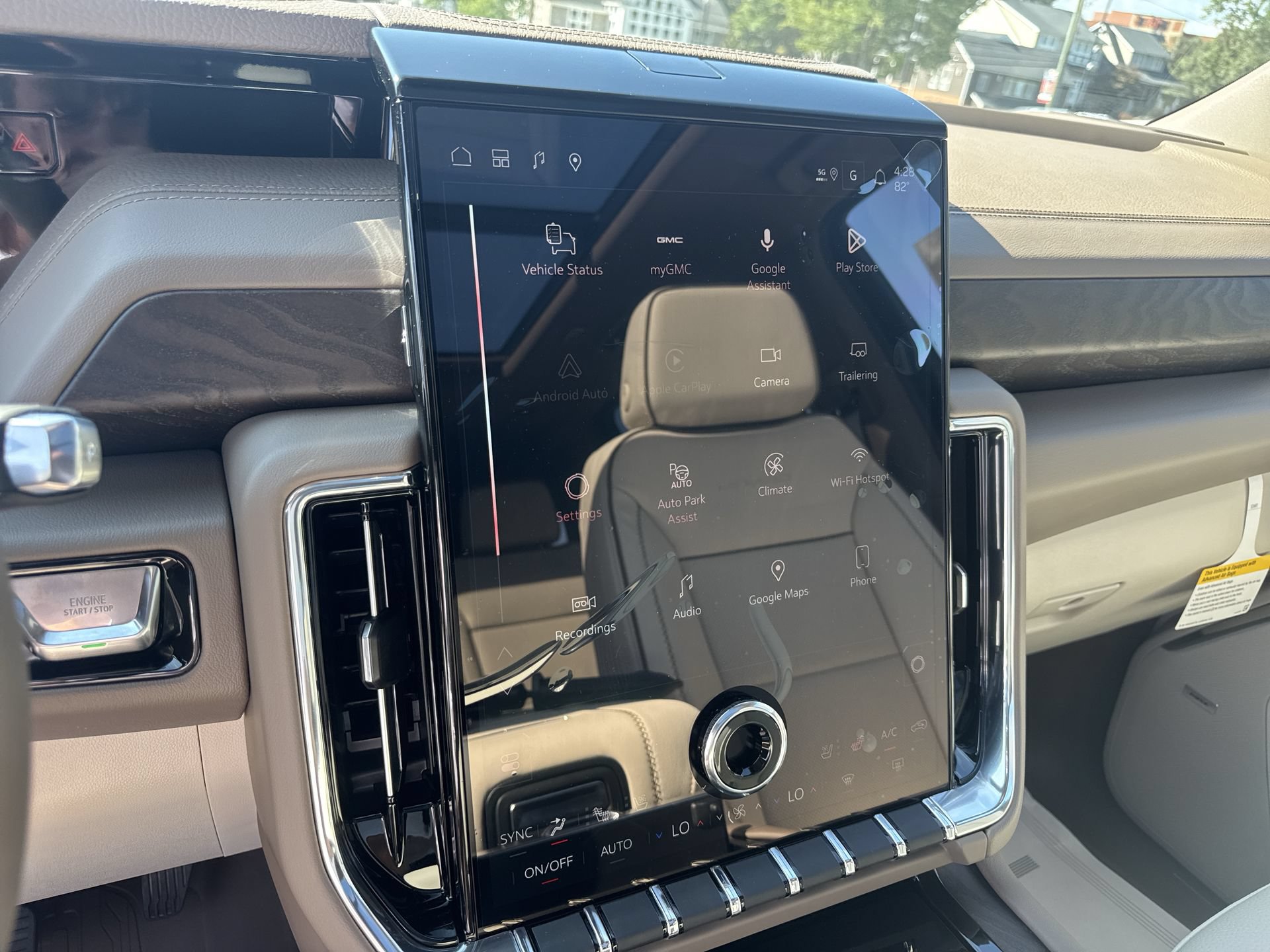 New 2026 GMC Yukon XL Denali w/ Sun & Power Step Package AWD/4WD image 12